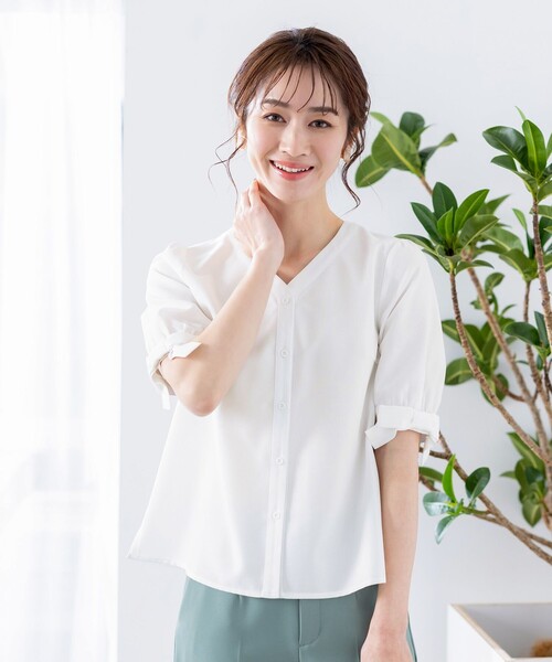Tiaclasse(ティアクラッセ)の「【洗える】麻調リボン袖ブラウス(シャツ/ブラウス・レディース・ブラック/グレイッシュベージュ/サックスブルー/オフホワイト・XXL/XL)」の2枚目の写真