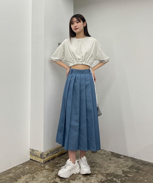 EPIMI E'PIMMY（エピミエピミー）の「ツイルミディプリーツスカート（スカート・レディース・ブルー/ブラック/カーキ/ベージュ・MEDIUM）」の5枚目の写真