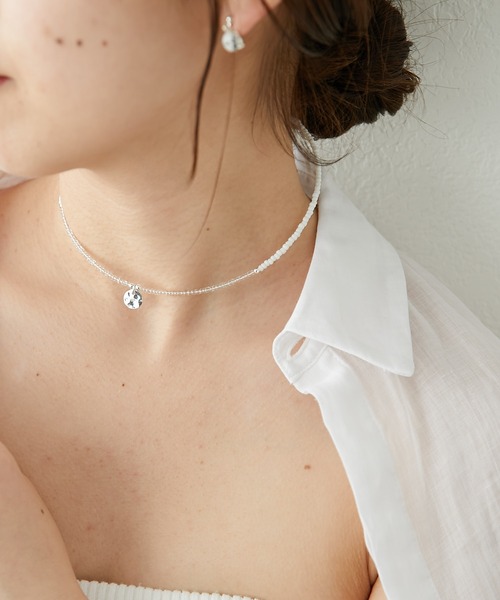 PAPILLONNER（パピヨネ）の「ビーズチョーカー（チョーカー・レディース・クリア/ブルー・FREE）」の2枚目の写真