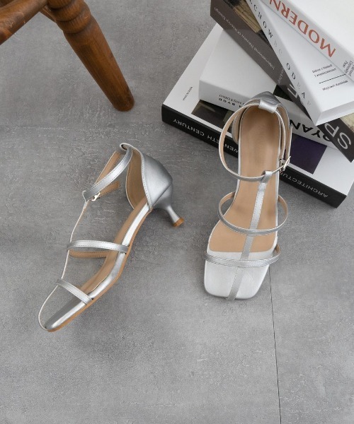 Fabby fabby（ファビィーファビィー）の「ストラップピンヒールサンダル（サンダル・レディース・シルバー/オフホワイト/ブラック/ベージュ・SMALL/MEDIUM/LARGE）」の9枚目の写真