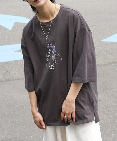 Roo(ルー)の「【Roo / ルー】自撮りイラスト / フロントプリント ビッグシルエット半袖リンガーTシャツ カットソー(Tシャツ/カットソー・メンズ・ホワイト/ブラック/チャコールグレー/ホワイト系その他/ブラック系その他/ホワイト系その他2・M/L)」の6枚目の写真