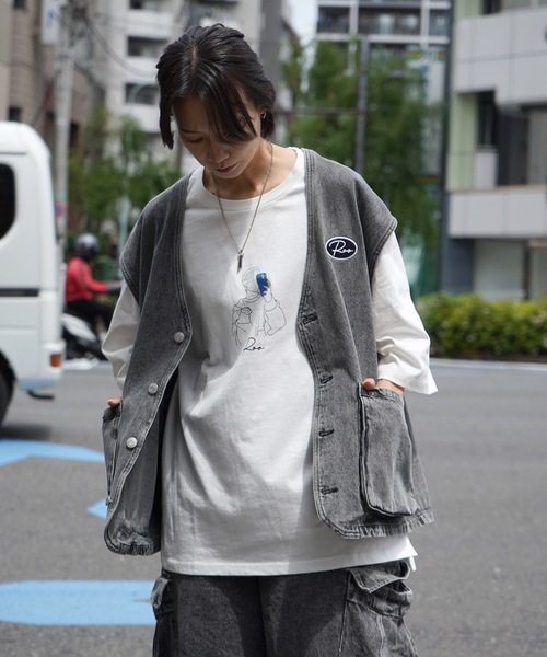 Roo(ルー)の「【Roo / ルー】自撮りイラスト / フロントプリント ビッグシルエット半袖リンガーTシャツ カットソー(Tシャツ/カットソー・メンズ・ホワイト/ブラック/チャコールグレー/ホワイト系その他/ブラック系その他/ホワイト系その他2・M/L)」の13枚目の写真