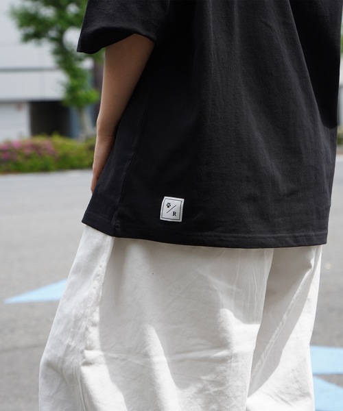 Roo(ルー)の「【Roo / ルー】自撮りイラスト / フロントプリント ビッグシルエット半袖リンガーTシャツ カットソー(Tシャツ/カットソー・メンズ・ホワイト/ブラック/チャコールグレー/ホワイト系その他/ブラック系その他/ホワイト系その他2・M/L)」の21枚目の写真