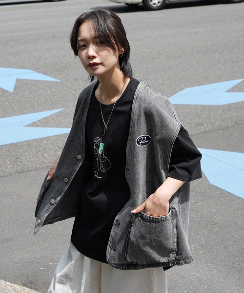 Roo(ルー)の「【Roo / ルー】自撮りイラスト / フロントプリント ビッグシルエット半袖リンガーTシャツ カットソー(Tシャツ/カットソー・メンズ・ホワイト/ブラック/チャコールグレー/ホワイト系その他/ブラック系その他/ホワイト系その他2・M/L)」の8枚目の写真