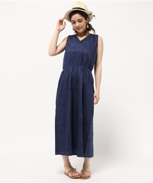 ROSE BUD(ローズバッド)の「AWH-D-15696 RAYON SLEEVELESS LONG DRESS(ワンピース・レディース・ホワイト/ネイビー・MEDIUM)」の2枚目の写真