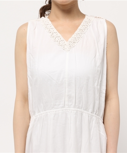 ROSE BUD(ローズバッド)の「AWH-D-15696 RAYON SLEEVELESS LONG DRESS(ワンピース・レディース・ホワイト/ネイビー・MEDIUM)」の3枚目の写真