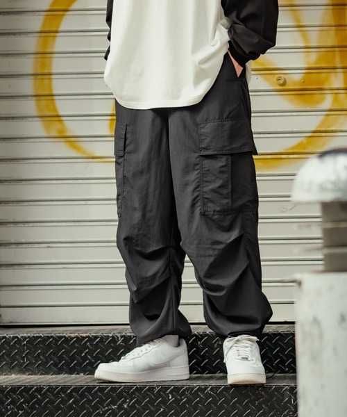 improves(インプローブス)の「【UAU】ナイロン タスラン ワイド カーゴパンツ(カーゴパンツ・メンズ・ブラック/グレイッシュベージュ/カーキ・MEDIUM/LARGE)」の6枚目の写真