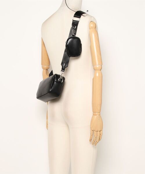 SPINNS（スピンズ）の「ポーチ付き フェイクレザースクエアショルダー