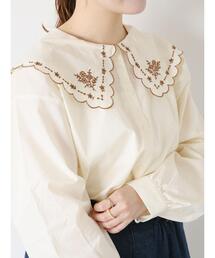刺繍襟ブラウス