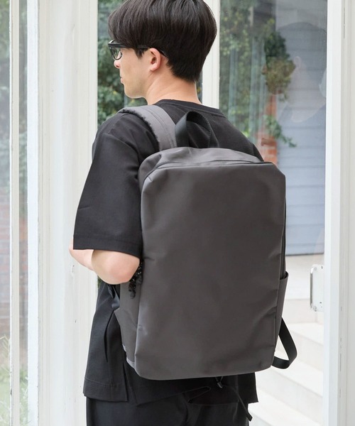 LAKOLE(ラコレ)の「スクエアリュック2 / 969630(バックパック/リュック・メンズ・チャコール/ブラック/サンドグレー/グレー・FREE)」の4枚目の写真