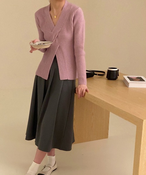 aimoha（アイモハ）の「ツイストデザインカットソー（ニット/セーター・レディース・ライトグリーン/オフホワイト/イエロー/グレー/ライトパープル/ブラック・FREE）」の5枚目の写真