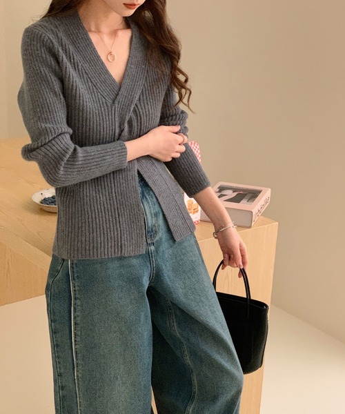 aimoha（アイモハ）の「ツイストデザインカットソー（ニット/セーター・レディース・ライトグリーン/オフホワイト/イエロー/グレー/ライトパープル/ブラック・FREE）」の4枚目の写真