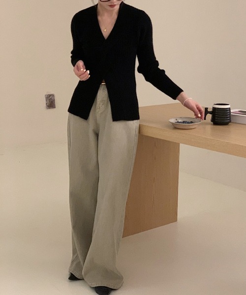 aimoha（アイモハ）の「ツイストデザインカットソー（ニット/セーター・レディース・ライトグリーン/オフホワイト/イエロー/グレー/ライトパープル/ブラック・FREE）」の3枚目の写真