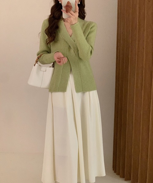 aimoha（アイモハ）の「ツイストデザインカットソー（ニット/セーター・レディース・ライトグリーン/オフホワイト/イエロー/グレー/ライトパープル/ブラック・FREE）」の16枚目の写真