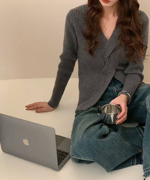 aimoha（アイモハ）の「ツイストデザインカットソー（ニット/セーター・レディース・ライトグリーン/オフホワイト/イエロー/グレー/ライトパープル/ブラック・FREE）」の14枚目の写真