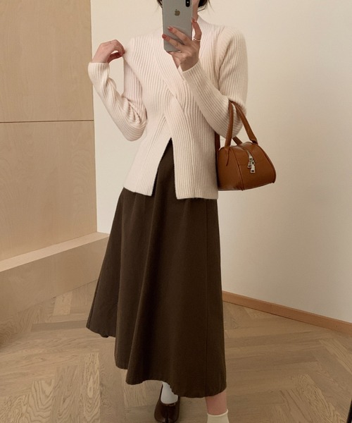 aimoha（アイモハ）の「ツイストデザインカットソー（ニット/セーター・レディース・ライトグリーン/オフホワイト/イエロー/グレー/ライトパープル/ブラック・FREE）」の9枚目の写真