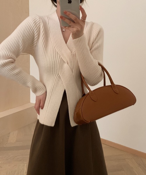 aimoha（アイモハ）の「ツイストデザインカットソー（ニット/セーター・レディース・ライトグリーン/オフホワイト/イエロー/グレー/ライトパープル/ブラック・FREE）」の7枚目の写真