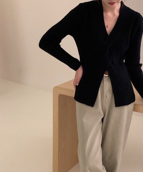 aimoha（アイモハ）の「ツイストデザインカットソー（ニット/セーター・レディース・ライトグリーン/オフホワイト/イエロー/グレー/ライトパープル/ブラック・FREE）」の11枚目の写真