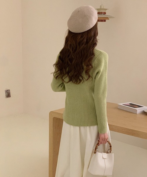 aimoha（アイモハ）の「ツイストデザインカットソー（ニット/セーター・レディース・ライトグリーン/オフホワイト/イエロー/グレー/ライトパープル/ブラック・FREE）」の19枚目の写真