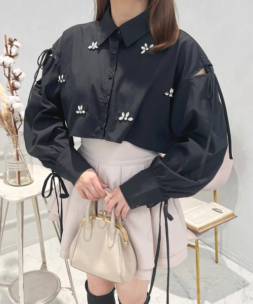 apres jour(アプレジュール)の「ビジューデザインシャツ【ZOZOTOWN限定アイテム】(シャツ/ブラウス・レディース・ブラック/オフホワイト/ライトグレー・X-LARGE/フリー)」の12枚目の写真