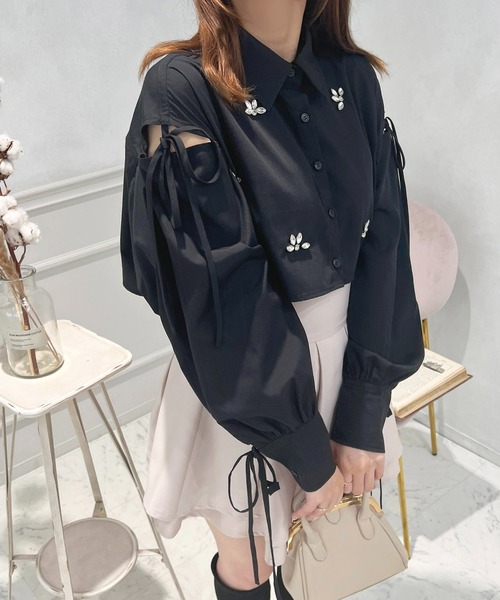 apres jour(アプレジュール)の「ビジューデザインシャツ【ZOZOTOWN限定アイテム】(シャツ/ブラウス・レディース・ブラック/オフホワイト/ライトグレー・X-LARGE/フリー)」の14枚目の写真