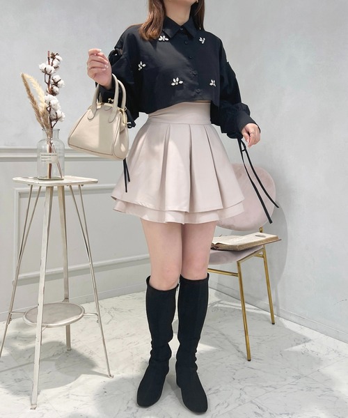 apres jour(アプレジュール)の「ビジューデザインシャツ【ZOZOTOWN限定アイテム】(シャツ/ブラウス・レディース・ブラック/オフホワイト/ライトグレー・X-LARGE/フリー)」の16枚目の写真
