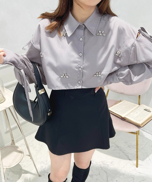 apres jour(アプレジュール)の「ビジューデザインシャツ【ZOZOTOWN限定アイテム】(シャツ/ブラウス・レディース・ブラック/オフホワイト/ライトグレー・X-LARGE/フリー)」の22枚目の写真