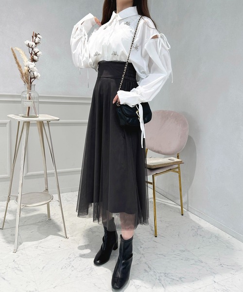 apres jour(アプレジュール)の「ビジューデザインシャツ【ZOZOTOWN限定アイテム】(シャツ/ブラウス・レディース・ブラック/オフホワイト/ライトグレー・X-LARGE/フリー)」の11枚目の写真