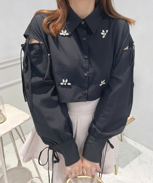 apres jour(アプレジュール)の「ビジューデザインシャツ【ZOZOTOWN限定アイテム】(シャツ/ブラウス・レディース・ブラック/オフホワイト/ライトグレー・X-LARGE/フリー)」の13枚目の写真