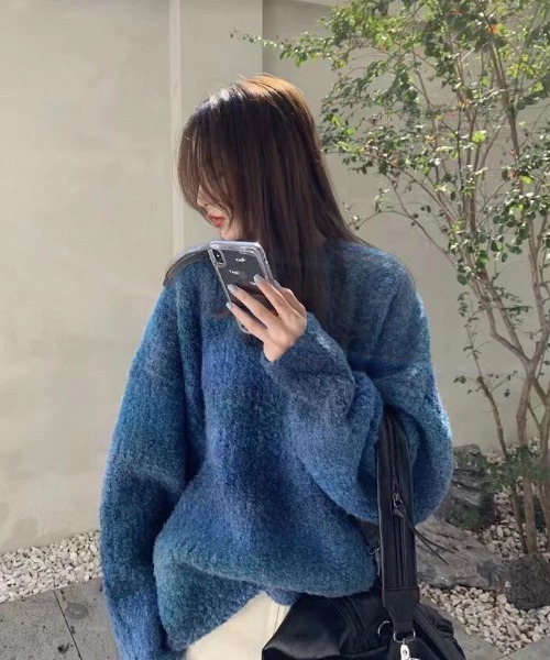 BARELY BLUE(ベアリーブルー)の「【 BARELY BLUE / ベアリーブルー 】 グラデーションカラー ニット(ニット/セーター・レディース・グリーン系/パープル系/オレンジ系/ブラック系/ブルー系・FREE)」の19枚目の写真