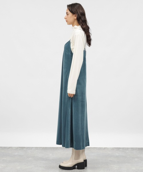 LAKOLE(ラコレ)の「ベロアキャミワンピース / 983321(ワンピース・レディース・ネイビー/ライトブルー/ライトベージュ・SMALL/MEDIUM)」の9枚目の写真