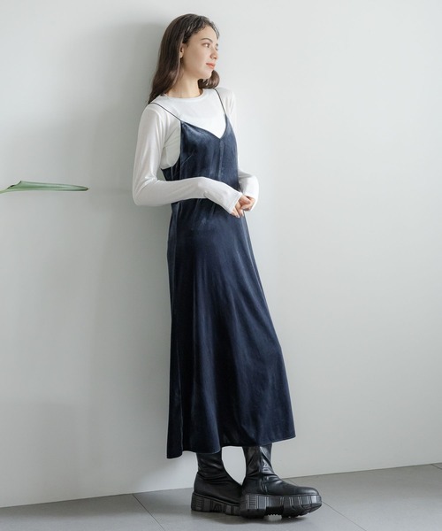 LAKOLE(ラコレ)の「ベロアキャミワンピース / 983321(ワンピース・レディース・ネイビー/ライトブルー/ライトベージュ・SMALL/MEDIUM)」の22枚目の写真