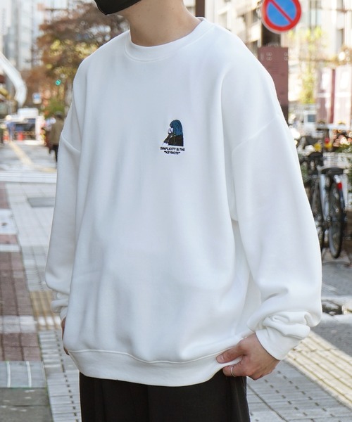 ILL'S（イルズ）の「ガールイラストワンポイント刺繍 ビッグシルエット 裏起毛プルオーバースウェット カットソー ユニセックス【ILL'S】（スウェット・メンズ・グリーン系その他2/ブルー系その他/ブラック系その他/グレー系その他/チャコールグレー/ミント/ホワイト系その他2/グレー系その他2/ホワイト系その他/杢グレー/グレー系2/ホワイト・XL/S/L/M）」の13枚目の写真