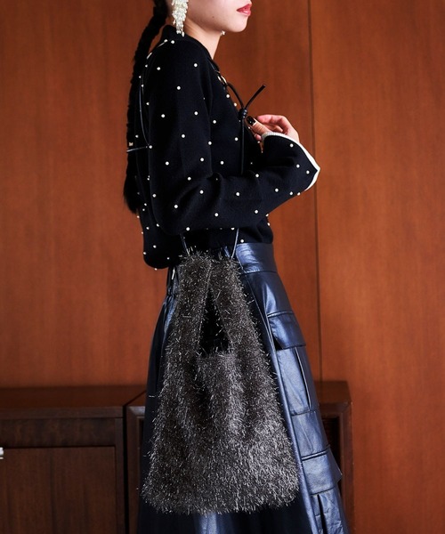 HARE(ハレ)の「ラメフリンジショッパーバッグ(HARE)(ショルダーバッグ・レディース・ガンメタ/ブラック・FREE)」の2枚目の写真