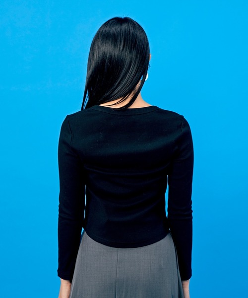 LIENCOEUR(リアンクール)の「テレコUネックロンT(Tシャツ/カットソー・レディース・ブラック/ホワイト/グレー/ベージュ/ブラウン/ライトイエロー・FREE)」の11枚目の写真