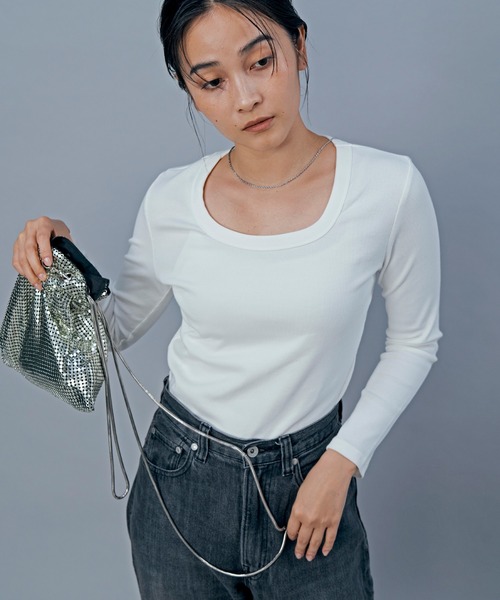 LIENCOEUR(リアンクール)の「テレコUネックロンT(Tシャツ/カットソー・レディース・ブラック/ホワイト/グレー/ベージュ/ブラウン/ライトイエロー・FREE)」の17枚目の写真