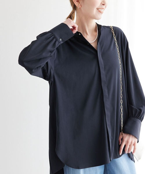 ROPE' PICNIC（ロペピクニック）の「バックプリーツシャツブラウス（シャツ/ブラウス・レディース・ベージュ系その他/オフホワイト/ネイビー・38）」の3枚目の写真