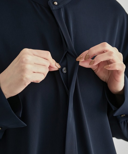 ROPE' PICNIC（ロペピクニック）の「バックプリーツシャツブラウス（シャツ/ブラウス・レディース・ベージュ系その他/オフホワイト/ネイビー・38）」の21枚目の写真