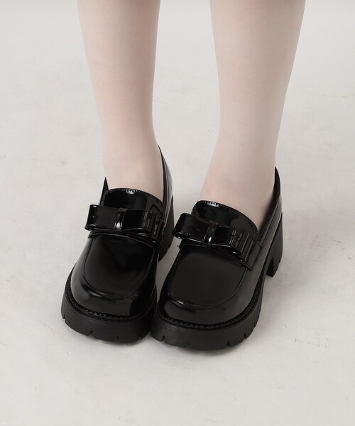 cs T&P（シーエスティーアンドピー）の「【抗菌・消臭】リボン付きローファーパンプス（パンプス・レディース・アイボリー/ブラック系8/ブラック系5・LL/S/M/L）」の9枚目の写真