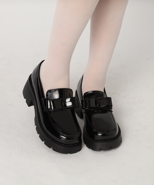 cs T&P（シーエスティーアンドピー）の「【抗菌・消臭】リボン付きローファーパンプス（パンプス・レディース・アイボリー/ブラック系8/ブラック系5・LL/S/M/L）」の10枚目の写真