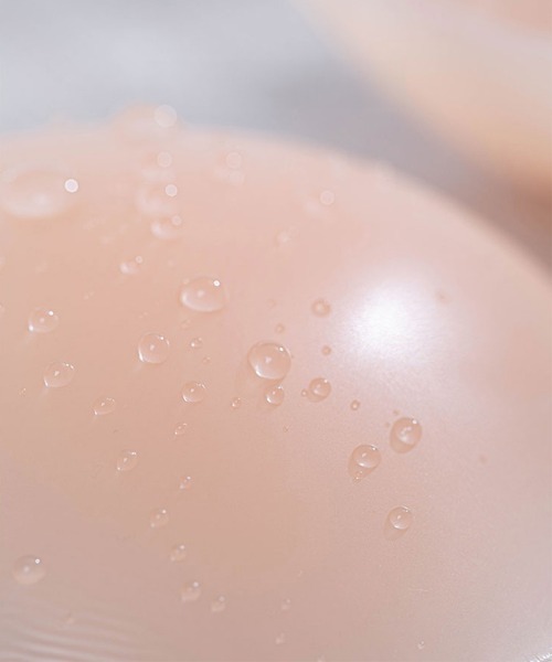 Miniministore（ミニミニストア）の「シリコンブラ ストラップレス 粘着ブラ（ブラジャー・レディース・ライトベージュ・FREE）」の4枚目の写真