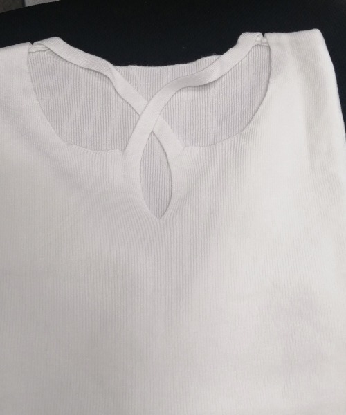 Miniministore(ミニミニストア)の「ニットトップス クロスネック ニットソー(ニット/セーター・レディース・ブラック/ベージュ/ホワイト・FREE)」の18枚目の写真