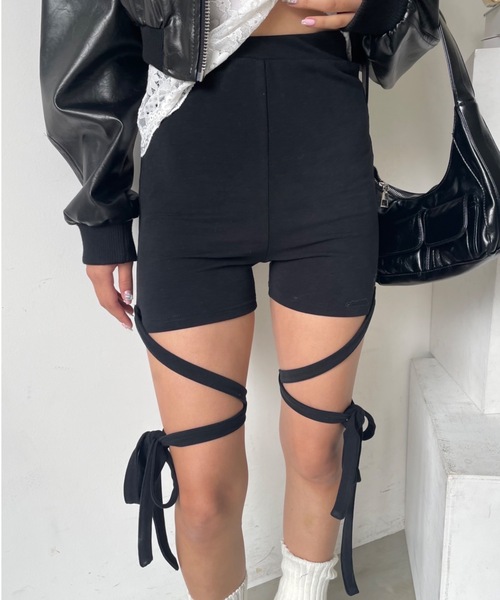 SHAGGIE(シャギー)の「クロスストラップリボンレギンスハーフパンツ(その他パンツ・レディース・チャコールグレー/ブラック・FREE)」の3枚目の写真