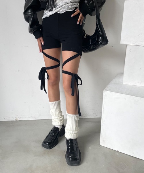 SHAGGIE(シャギー)の「クロスストラップリボンレギンスハーフパンツ(その他パンツ・レディース・チャコールグレー/ブラック・FREE)」の6枚目の写真