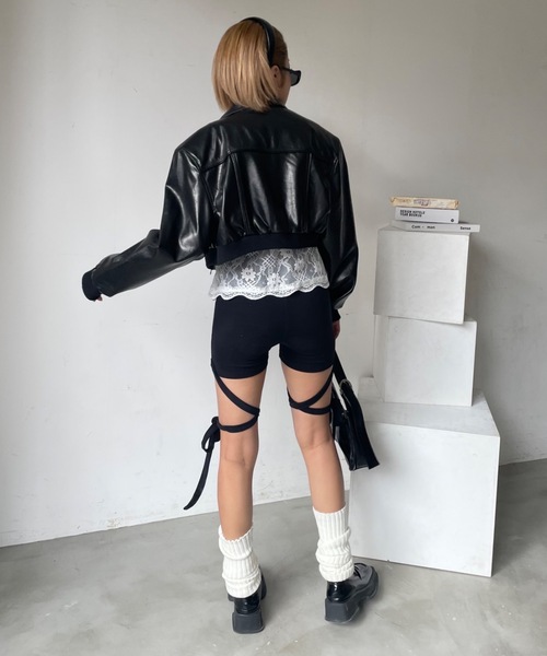 SHAGGIE(シャギー)の「クロスストラップリボンレギンスハーフパンツ(その他パンツ・レディース・チャコールグレー/ブラック・FREE)」の5枚目の写真