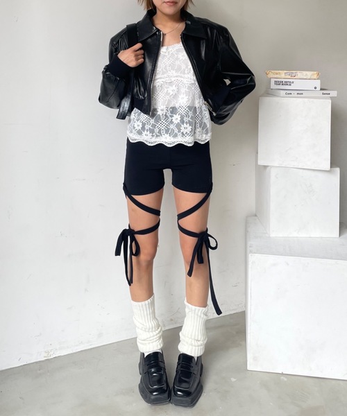 SHAGGIE(シャギー)の「クロスストラップリボンレギンスハーフパンツ(その他パンツ・レディース・チャコールグレー/ブラック・FREE)」の4枚目の写真