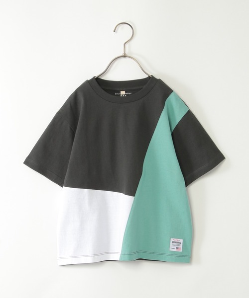 ikka（イッカ）の「【親子コーデ】斜め切り替えブロックスTシャツ（120~160cm）（Tシャツ/カットソー・キッズ・オフホワイト/チャコールグレー/ダークグリーン・120/130/140/150/160）」の2枚目の写真