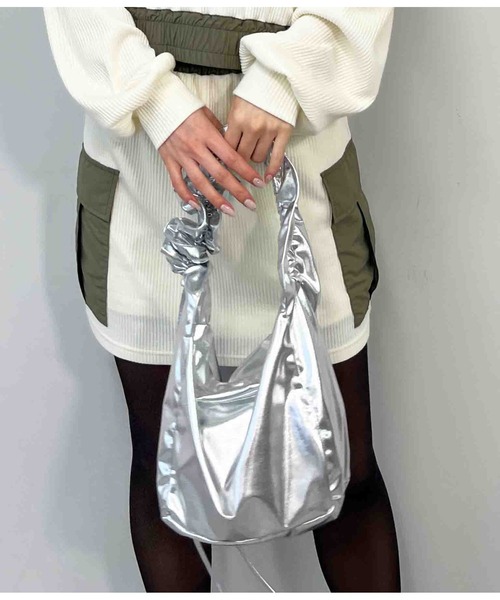 ANAP（アナップ）の「メタリックギャザーバッグ（ハンドバッグ・レディース・ゴールド/シルバー・FREE）」の18枚目の写真