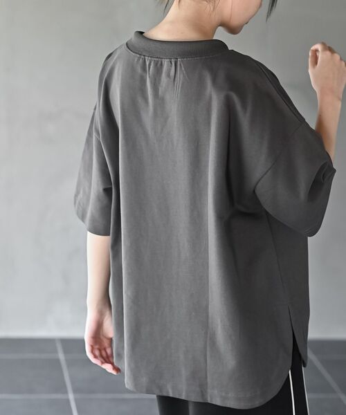 rps(アールピーエス)の「ミニ裏毛ルーズハイネックドルマンプルオーバー(Tシャツ/カットソー・レディース・マスタード/サックスブルー/オフホワイト/チャコールグレー/杢グレー/ミント・フリー)」の22枚目の写真