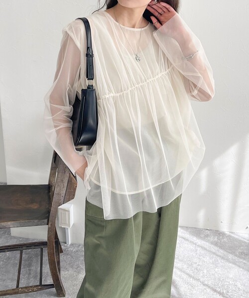 fredy emue（フレディエミュ）の「チュールシャーリングブラウス（シャツ/ブラウス・レディース・チャコールグレー/アイボリー・38）」の8枚目の写真